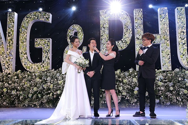 MC đám cưới của Nhã Phương chính là cô gái Trường Giang yêu đơn phương 17 năm trước