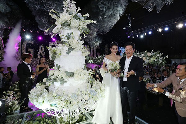 MC đám cưới của Nhã Phương chính là cô gái Trường Giang yêu đơn phương 17 năm trước