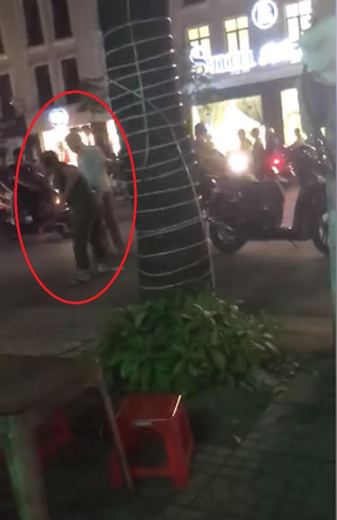 Màn đánh ghen văn minh hiếm thấy: Vợ đánh chồng tới tấp và còn tuyên bố với con giáp thứ 13 tặng không cho bồ