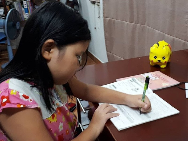 Bộ GD&ĐT giải thích về chỉ thị không viết vào sách giáo khoa