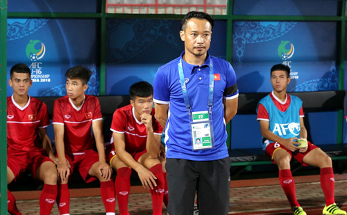 Cầu thủ U.16 VN dọa xử trợ lý HLV ?