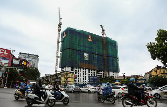 Rùng mình đi qua những công trình xây dựng khắp Hà Nội