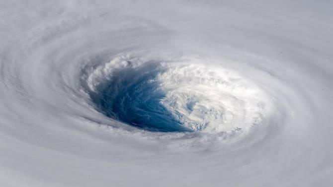 Dự báo đáng sợ về siêu bão Trami sắp đổ bộ Nhật Bản