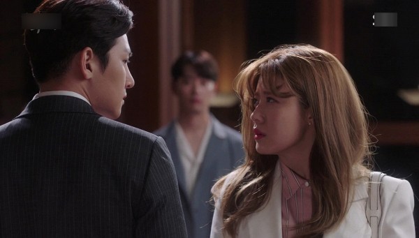 Tới phòng người yêu chơi phát hiện cuốn sổ ghi tình phí, cô gái sốc nặng khi nghe anh chàng tiết lộ lý do