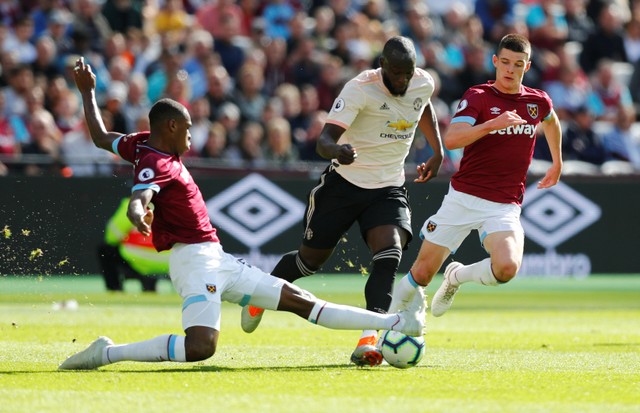 Thua toàn diện West Ham, M.U tiếp đà khủng hoảng