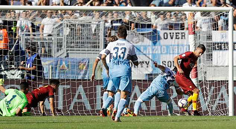 Roma hạ gục Lazio ở derby Capitale