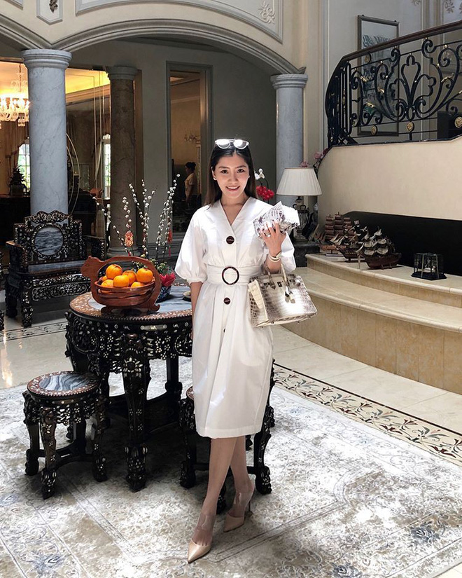 Tiểu thư nhà tỷ phú 30 tuổi, kết hôn chưa vội sinh con mà cùng chồng vi vu khắp thế gian Tiểu thư nhà tỷ phú 30 tuổi, kết hôn chưa vội sinh con mà cùng chồng vi vu khắp thế gian