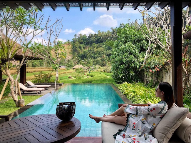 Tiểu thư nhà tỷ phú 30 tuổi, kết hôn chưa vội sinh con mà cùng chồng vi vu khắp thế gian