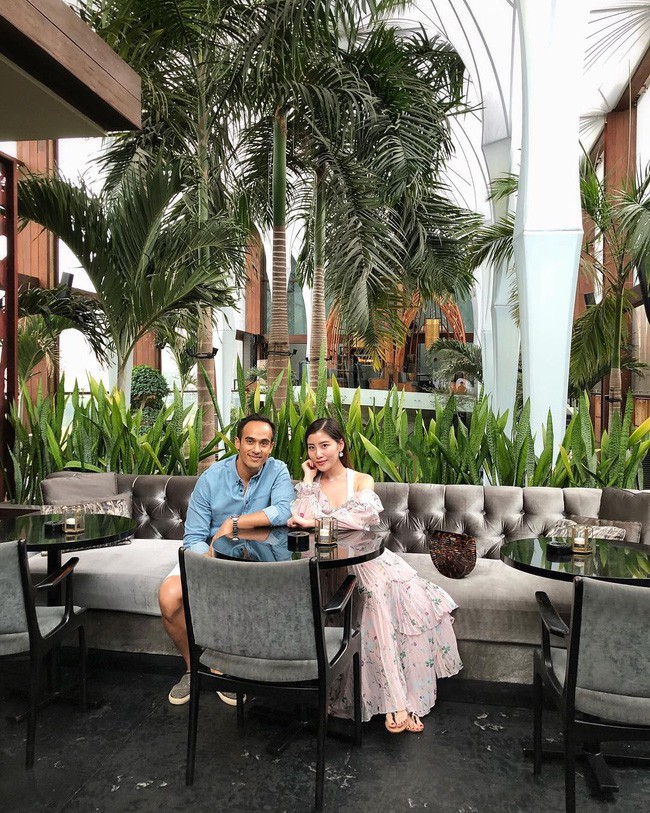 Tiểu thư nhà tỷ phú 30 tuổi, kết hôn chưa vội sinh con mà cùng chồng vi vu khắp thế gian Tiểu thư nhà tỷ phú 30 tuổi, kết hôn chưa vội sinh con mà cùng chồng vi vu khắp thế gian