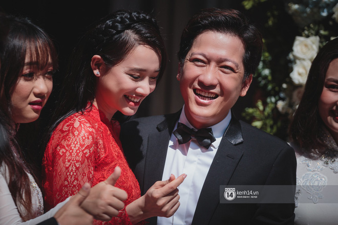 Đám cưới Trường Giang - Nhã Phương: Hàng ngàn hình ảnh ngọt ngào cũng không bằng loạt khoảnh khắc hạnh phúc đắt giá này Đám cưới Trường Giang - Nhã Phương: Hàng ngàn hình ảnh ngọt ngào cũng không bằng loạt khoảnh khắc hạnh phúc đắt giá này