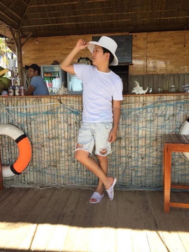 Trường Giang được khen như soái ca, cõng Nhã Phương trong chuyến đi trăng mật ở Phú Quốc