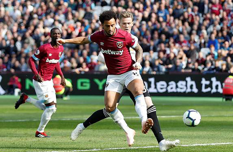 Thua toàn diện West Ham, M.U tiếp đà khủng hoảng