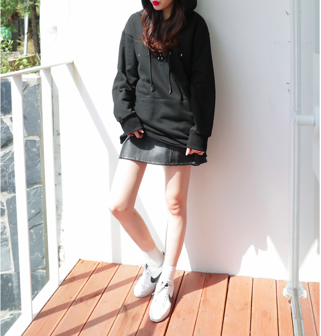 Đừng chỉ mải tìm mua áo khoác, mà quên rằng có tận 4 mẫu áo dài tay này để bạn lên đồ đẹp xinh nguyên cả mùa lạnh