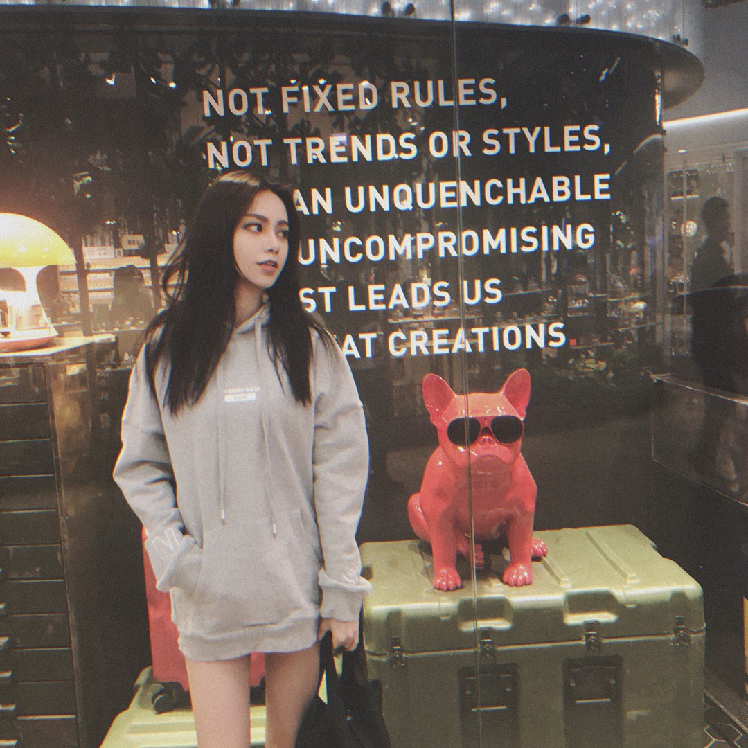 Đừng chỉ mải tìm mua áo khoác, mà quên rằng có tận 4 mẫu áo dài tay này để bạn lên đồ đẹp xinh nguyên cả mùa lạnh