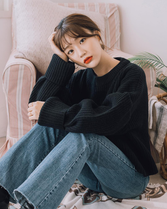 Đừng chỉ mải tìm mua áo khoác, mà quên rằng có tận 4 mẫu áo dài tay này để bạn lên đồ đẹp xinh nguyên cả mùa lạnh