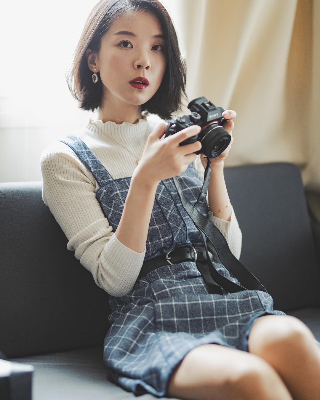 Đừng chỉ mải tìm mua áo khoác, mà quên rằng có tận 4 mẫu áo dài tay này để bạn lên đồ đẹp xinh nguyên cả mùa lạnh