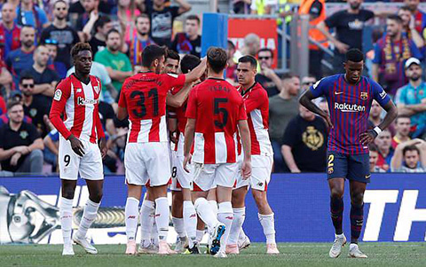 Thoát thua tại hang ổ, Barca lại gây thất vọng