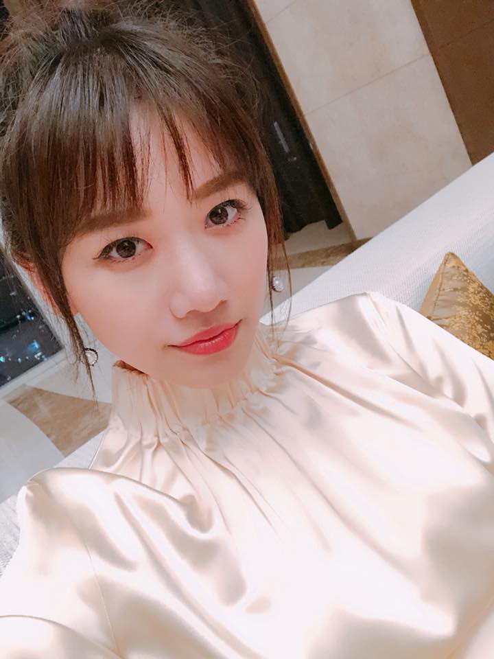 Hari Won - Nhã Phương: Vợ của 2 danh hài hot nhất showbiz Việt lại có 1 điểm chung nhan sắc mà không phải ai cũng biết