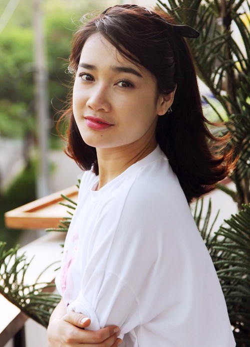 Hari Won - Nhã Phương: Vợ của 2 danh hài hot nhất showbiz Việt lại có 1 điểm chung nhan sắc mà không phải ai cũng biết