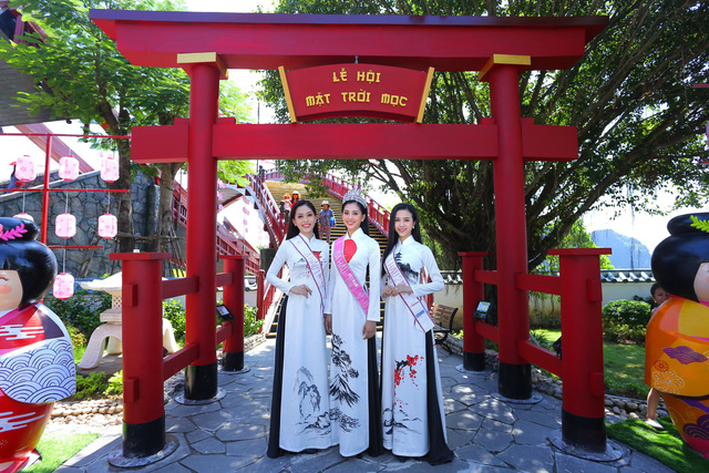 HH Trần Tiểu Vy đọ sắc 2 Á hậu Phương Nga, Thúy An trong tà áo dài