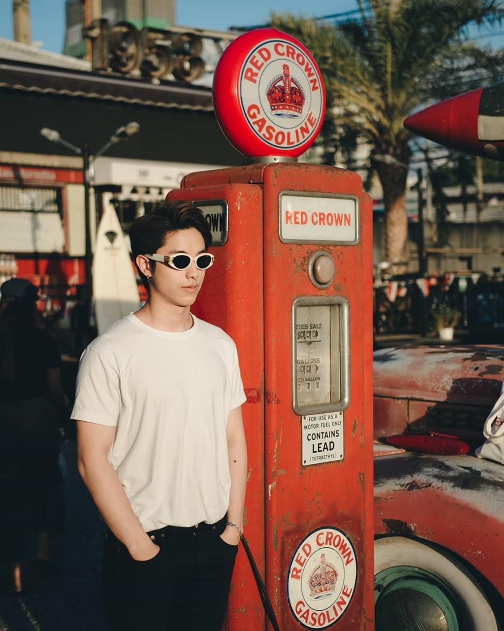 Hot boy Thái Lan body 6 múi, mắt một mí điển trai như sao Hàn