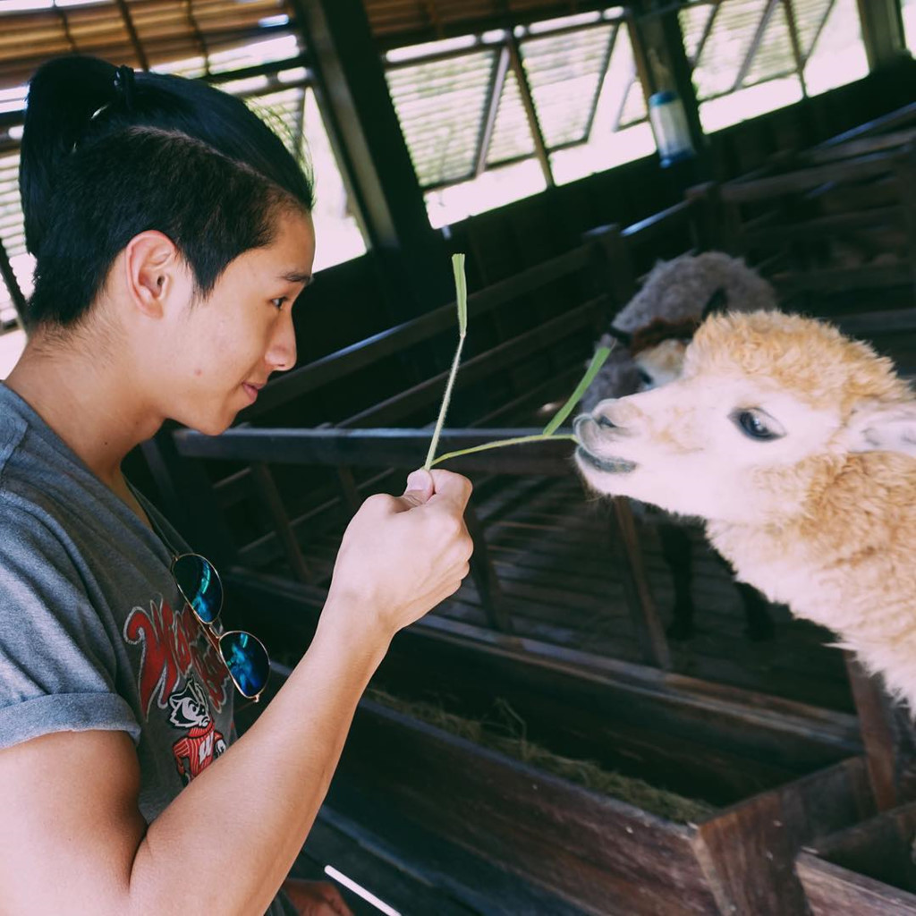 Hot boy Thái Lan body 6 múi, mắt một mí điển trai như sao Hàn