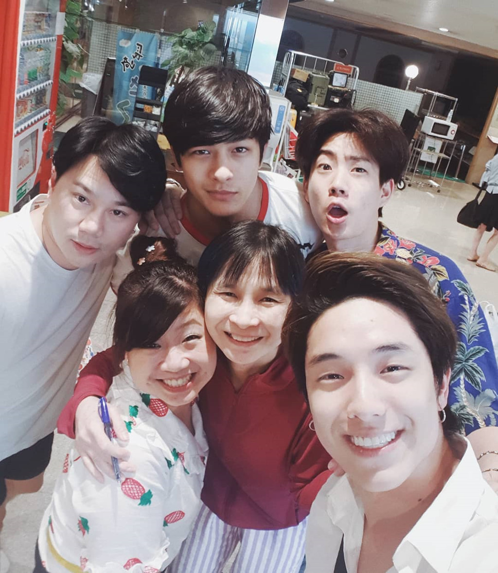 Hot boy Thái Lan body 6 múi, mắt một mí điển trai như sao Hàn