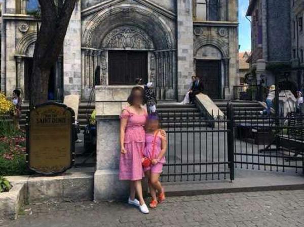 Mẹ đơn thân tử vong vì thanh sắt rơi giữa phố Hà Nội: Ai sẽ chăm sóc bé gái 6 tuổi?