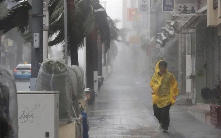 Ảnh: Bão Trami tấn công Nhật Bản mang theo gió mạnh kỷ lục