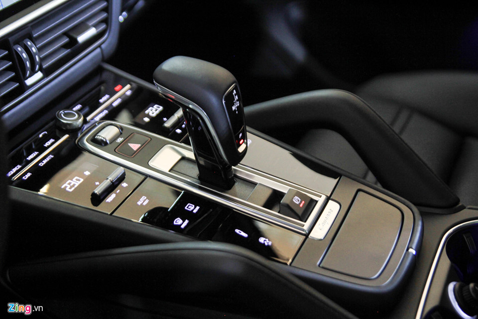 Porsche Cayenne 2018 chính thức về VN sau một năm ra mắt