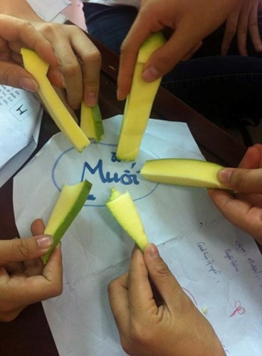 Đời sinh viên khổ nhất là cuối tháng, đến quả trứng bỏ vô mỳ tôm cũng không có tiền mua