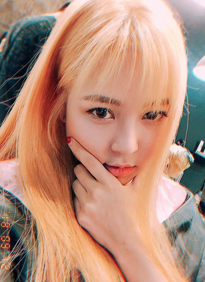 Trâm Anh mất điểm vì chuyển hướng sexy quá đà, đăng bài quảng cáo mọi lúc mọi nơi