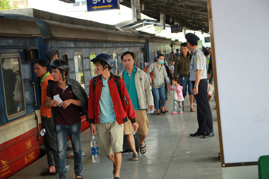 Hôm nay (30-9), hành khách có thể nhắn tin mua vé tàu Tết Kỷ Hợi 2019