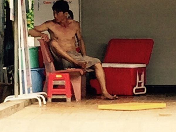 Đối tượng ngáo đá đập phá chợ, khiến nhiều người khiếp sợ