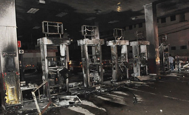 Phong tỏa hiện trường vụ cháy cây xăng ở quận 12