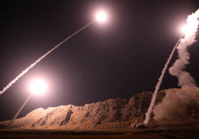 Iran nã tên lửa vào khủng bố Syria: Đòn cảnh báo Mỹ, Israel