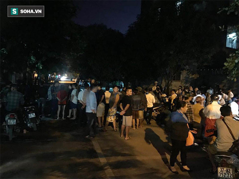 Cảnh sát dùng súng bắn tỉa vây bắt đối tượng cầm lựu đạn cố thủ trong nhà ở Nghệ An