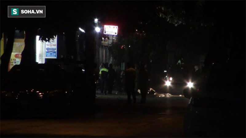 Cảnh sát dùng súng bắn tỉa vây bắt đối tượng cầm lựu đạn cố thủ trong nhà ở Nghệ An