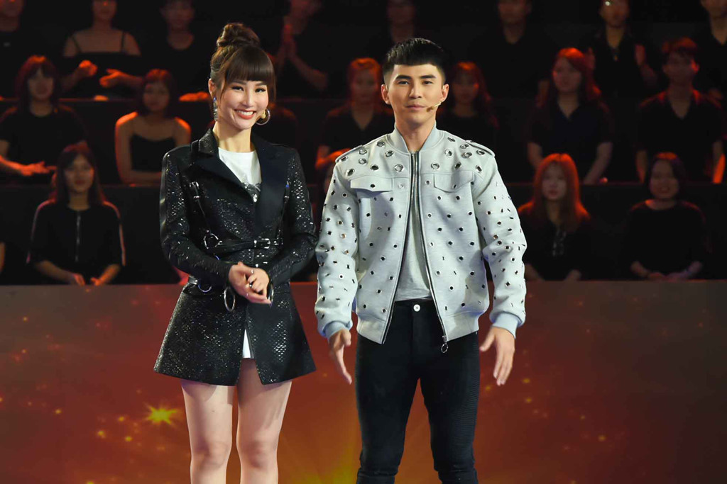 Bị chê làm MC mà không hoạt ngôn bằng khách mời, Diễm My 9x lên tiếng