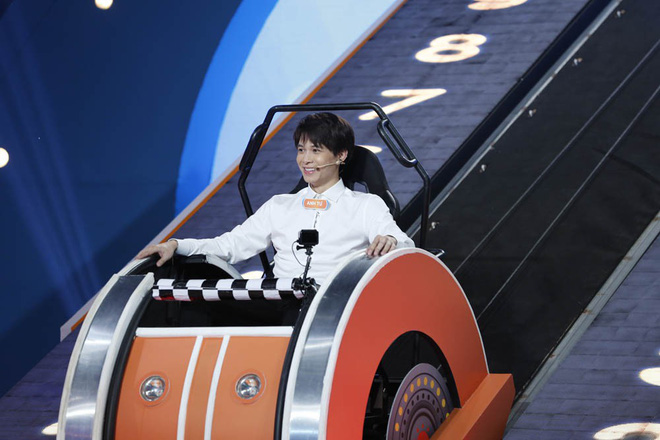 Nhanh như chớp nhí tập 9: Anh Tú khiến Trấn Thành hết hồn vì không có khả năng phân biệt giới tính của gà