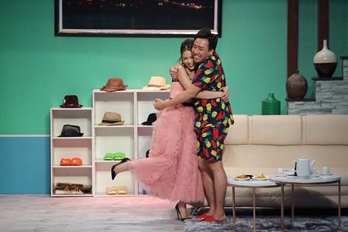 Ơn giời cậu đây rồi tập 2: Lê Phương lôi chuyện tình của Nhã Phương lên sân khấu khiến Trường Giang câm nín