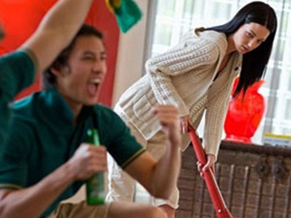 Tôi đang tìm cách trị tật ham vui của chồng