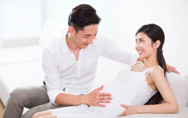 Mong con 3 năm, vợ bất ngờ có bầu khiến cả nhà chồng vui hơn Tết, song có 1 người lại lo lắng đứng ngồi không yên