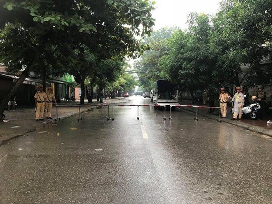 Vụ phong tỏa, triển khai bắn tỉa ở Vinh: Lộ diện đối tượng ôm lựu đạn cố thủ