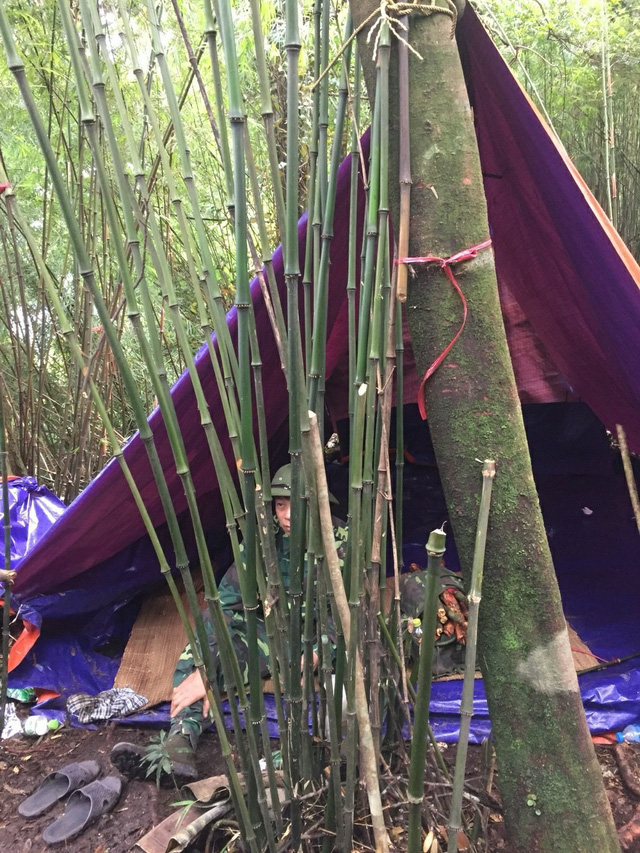 Chùm ảnh băng rừng, lội suối của đội tìm kiếm MIG 21 rơi ở Tam Đảo