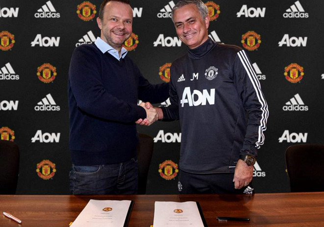 HLV Mourinho được đền bù bao nhiêu nếu bị MU sa thải?