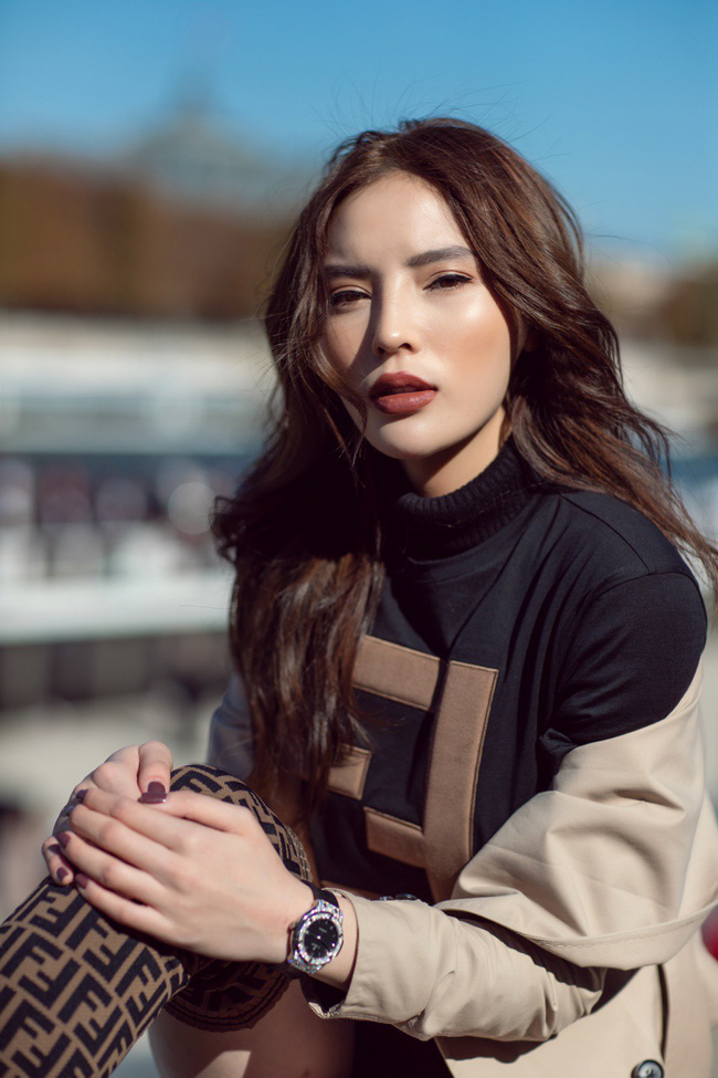 Kỳ Duyên kín đáo nhưng vẫn đẹp hoàn hảo thu hút mọi ánh nhìn