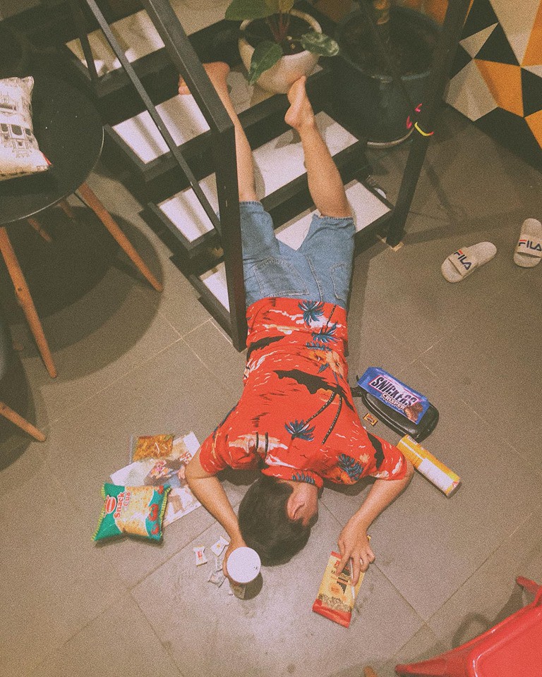 Giới trẻ Việt đua nhau ngã sấp mặt với thần thái từ sang chảnh ngút ngàn đến lầy lội khó đỡ