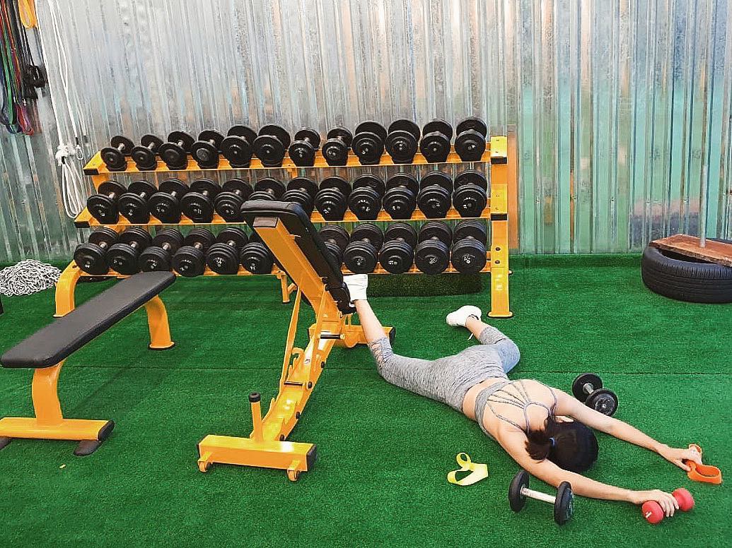 Giới trẻ Việt đua nhau ngã sấp mặt với thần thái từ sang chảnh ngút ngàn đến lầy lội khó đỡ