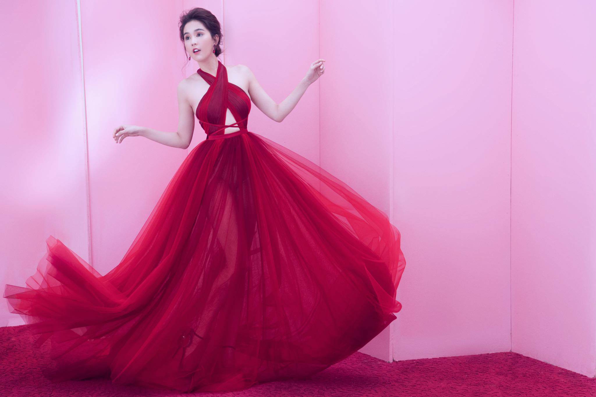 Ngọc Trinh tuổi 30: Vạn người yêu thương, không bằng một người hiểu